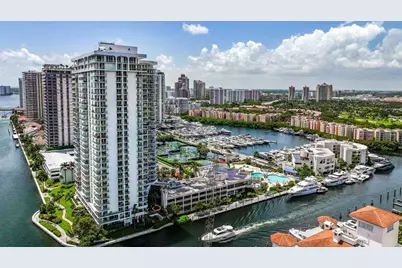 19707  Turnberry Way, Unit #7C, Aventura, FL 33180 - Photo 1