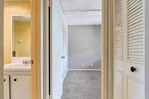 9440 Poinciana Pl, Davie, FL 33324 - Photo 22