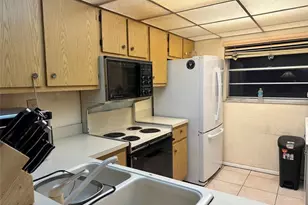 9531 Seagrape Dr, Davie, FL 33324 - Photo 2