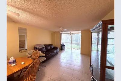 9261  Sunrise Lakes Blvd, Unit #212, Sunrise, FL 33322 - Photo 10