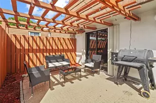 9104 SW 19th Pl, Davie, FL 33324 - Photo 6