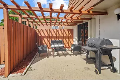 9104 SW 19th Pl, Unit #D, Davie, FL 33324 - Photo 4