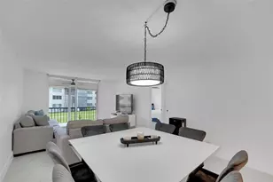 8911 S Hollybrook Blvd, Pembroke Pines, FL 33025 - Photo 10