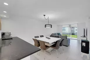 8911 S Hollybrook Blvd, Pembroke Pines, FL 33025 - Photo 2