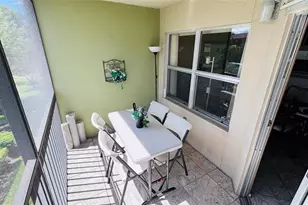 601 SW 142nd Ave, Pembroke Pines, FL 33027 - Photo 6