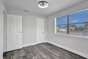 2501 NW 87th Ave, Sunrise, FL 33322 - Photo 14