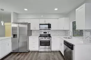 2501 NW 87th Ave, Sunrise, FL 33322 - Photo 6