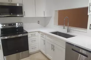 301 Club Cir, Boca Raton, FL 33487 - Photo 2