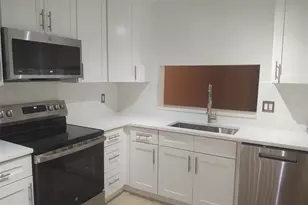 301 Club Cir, Boca Raton, FL 33487 - Photo 6