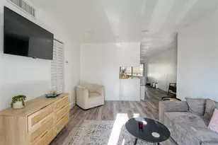 5310 NE 6th Ave, Oakland Park, FL 33334 - Photo 10