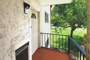 9420 S Hollybrook Lake Dr, Pembroke Pines, FL 33025 - Photo 2