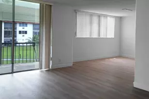 9420 S Hollybrook Lake Dr, Pembroke Pines, FL 33025 - Photo 6