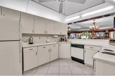 7449  Fairfax Dr, Unit #211, Tamarac, FL 33321 - Photo 6