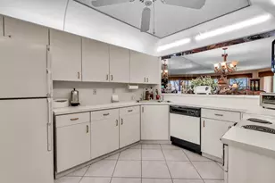 7449 Fairfax Dr, Tamarac, FL 33321 - Photo 6