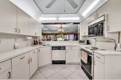 7449  Fairfax Dr, Unit #211, Tamarac, FL 33321 - Photo 4