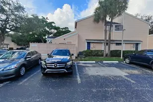 1818 Runners Way, North Lauderdale, FL 33068 - Photo 8