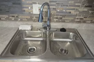 128 Miami Gardens Rd, West Park, FL 33023 - Photo 10