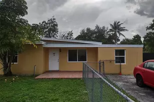 128 Miami Gardens Rd, West Park, FL 33023 - Photo 4