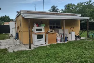 128 Miami Gardens Rd, West Park, FL 33023 - Photo 36