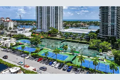 19707  Turnberry Way, Unit #Ts-2, Aventura, FL 33180 - Photo 4