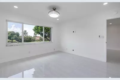 9811 N Hollybrook Lake Dr, Unit #308, Pembroke Pines, FL 33025 - Photo 14