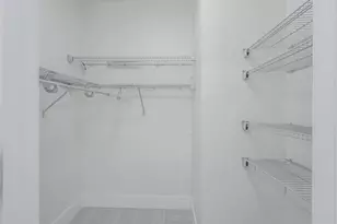 9811 N Hollybrook Lake Dr, Pembroke Pines, FL 33025 - Photo 16