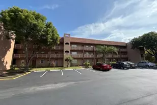 9660 Sunrise Lakes Blvd, Sunrise, FL 33322 - Photo 16