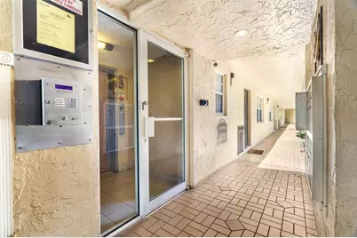 3300 W Rolling Hills Cir, Unit #704, Davie, FL 33328 - Photo 6