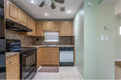 9720 S Hollybrook Lake Dr, Unit #205, Pembroke Pines, FL 33025 - Photo 2