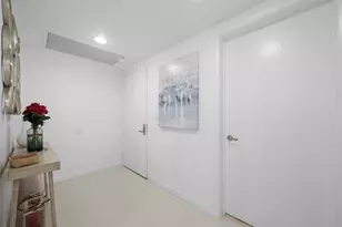 475 Brickell Ave, Miami, FL 33131 - Photo 10