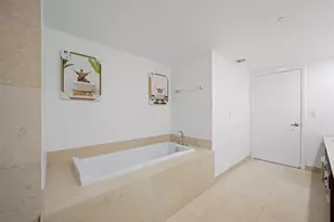 475 Brickell Ave, Miami, FL 33131 - Photo 20