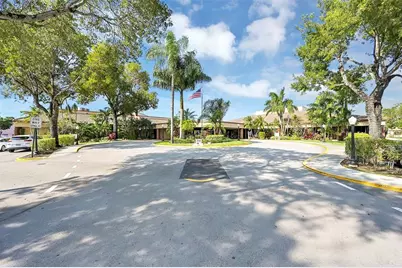 9380  Sunrise Lakes Blvd, Unit #206, Sunrise, FL 33322 - Photo 18