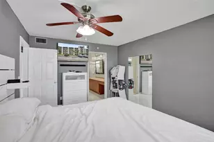 9235 Lagoon Pl, Davie, FL 33324 - Photo 18