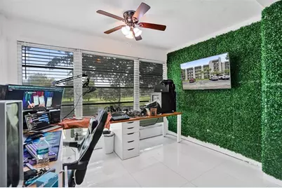 9235  Lagoon Pl, Unit #207, Davie, FL 33324 - Photo 8