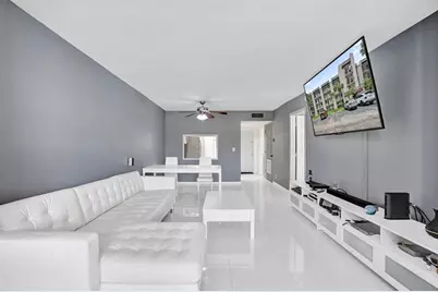 9235  Lagoon Pl, Unit #207, Davie, FL 33324 - Photo 10