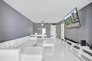 9235 Lagoon Pl, Davie, FL 33324 - Photo 10