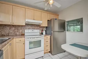 9460 Sunrise Lakes Blvd, Sunrise, FL 33322 - Photo 10