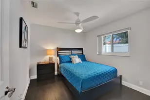 1280 NE 40th St, Oakland Park, FL 33334 - Photo 32