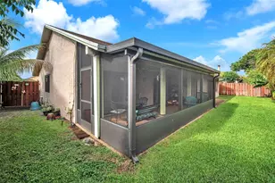 8621 NW 46th Ct, Lauderhill, FL 33351 - Photo 6