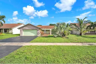 8621 NW 46th Ct, Lauderhill, FL 33351 - Photo 2