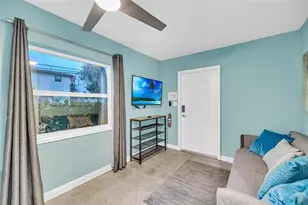 1715 NE 11th St, Fort Lauderdale, FL 33304 - Photo 2