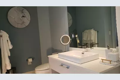 55 SW 9th St, Unit #2210, Miami, FL 33130 - Photo 2