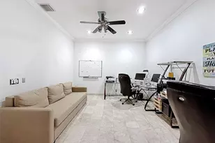 1673 Victoria Pointe Cir, Weston, FL 33327 - Photo 34