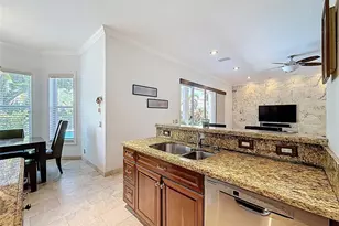 1673 Victoria Pointe Cir, Weston, FL 33327 - Photo 22