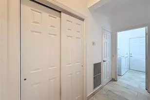 1673 Victoria Pointe Cir, Weston, FL 33327 - Photo 64