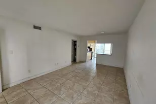 677 NE 24th St, Miami, FL 33137 - Photo 8