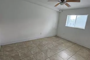 677 NE 24th St, Miami, FL 33137 - Photo 18