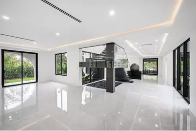 10201 SW 64th St, Miami, FL 33173 - Photo 8