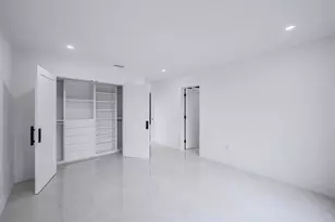 10201 SW 64th St, Miami, FL 33173 - Photo 16