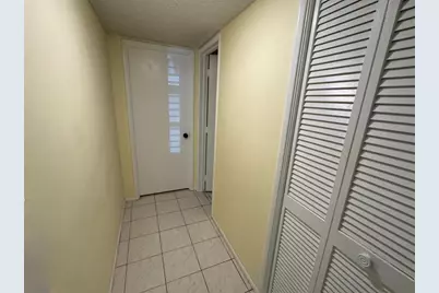 901  Cypress Ter, Unit #103, Pompano Beach, FL 33069 - Photo 18